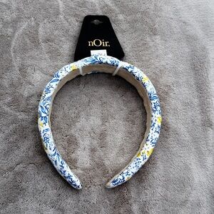 🚨3 for $15🚨 nOir Jewelry - Floral Blue and Yellow Headband
